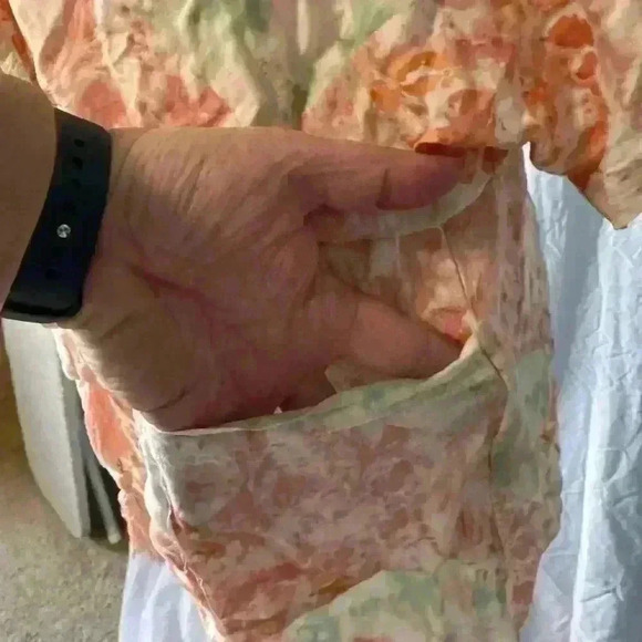 Fate Women’s Size L Romper. Lightweight. Coral Swirls. Tassels. 3” Inseam. Flowy - Picture 3 of 9